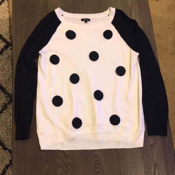 Apt. 9 Sweaters - 🌸Polka dot sweater
